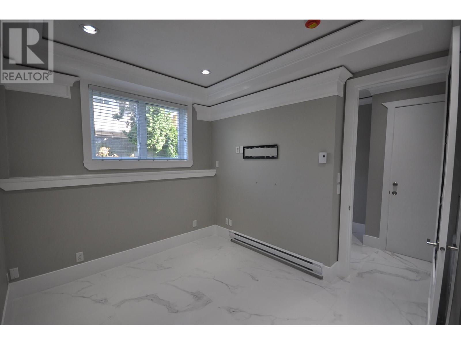 7505 Kingsway, Burnaby, British Columbia  V3N 3C1 - Photo 6 - R2960141