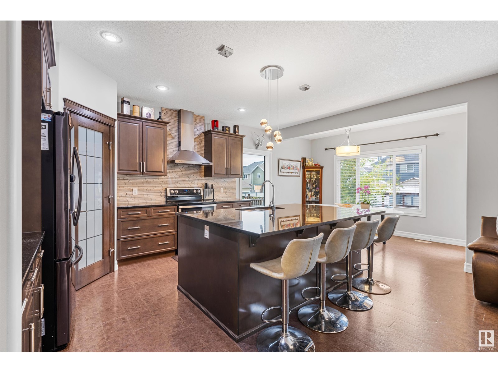 Property at 7728 18 AV SW image 5