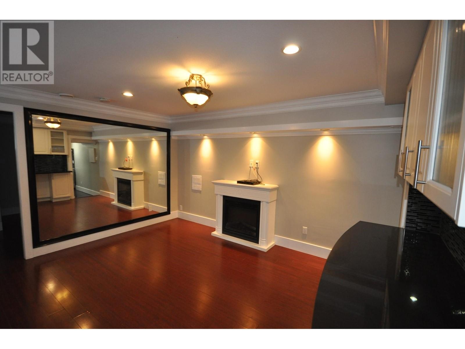 909 Tenth Street, New Westminster, British Columbia  V3M 4A5 - Photo 3 - R2960142