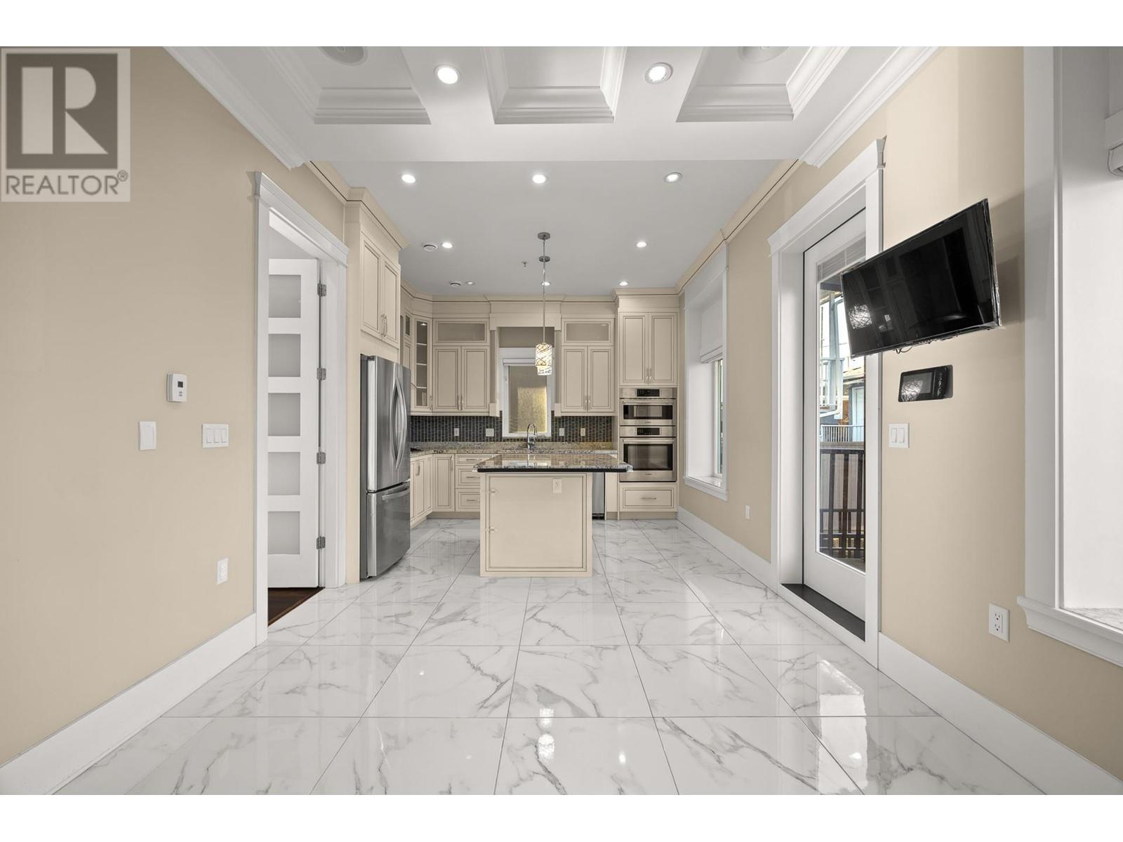 Listing Picture 11 of 24 : 273 E 58TH AVENUE, Vancouver / 溫哥華 - 魯藝地產 Yvonne Lu Group - MLS Medallion Club Member