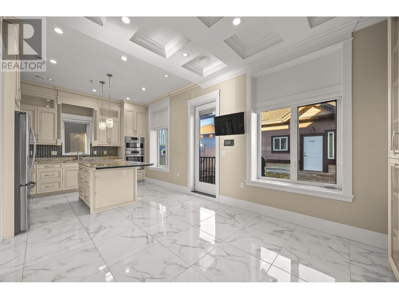 Listing Picture 10 of 24 : 273 E 58TH AVENUE, Vancouver / 溫哥華 - 魯藝地產 Yvonne Lu Group - MLS Medallion Club Member