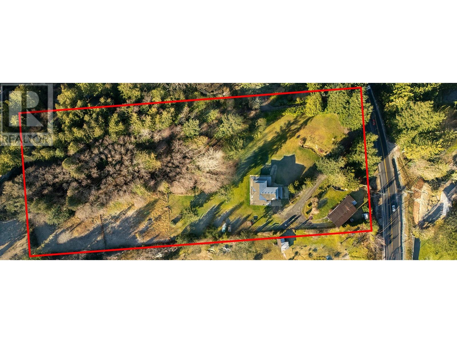 Property at 2563 SUNSHINE COAST HIGHWAY image 2