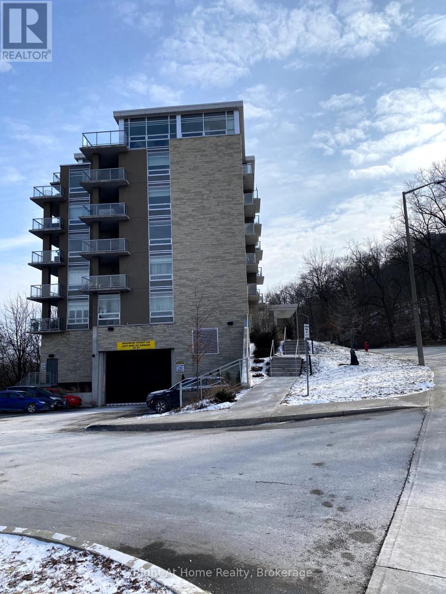 Property at 606 - 455 CHARLTON AVENUE E image 2