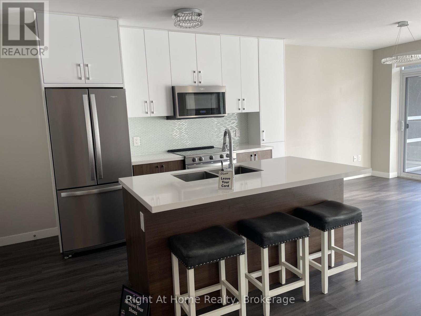 Property at 606 - 455 CHARLTON AVENUE E image 5