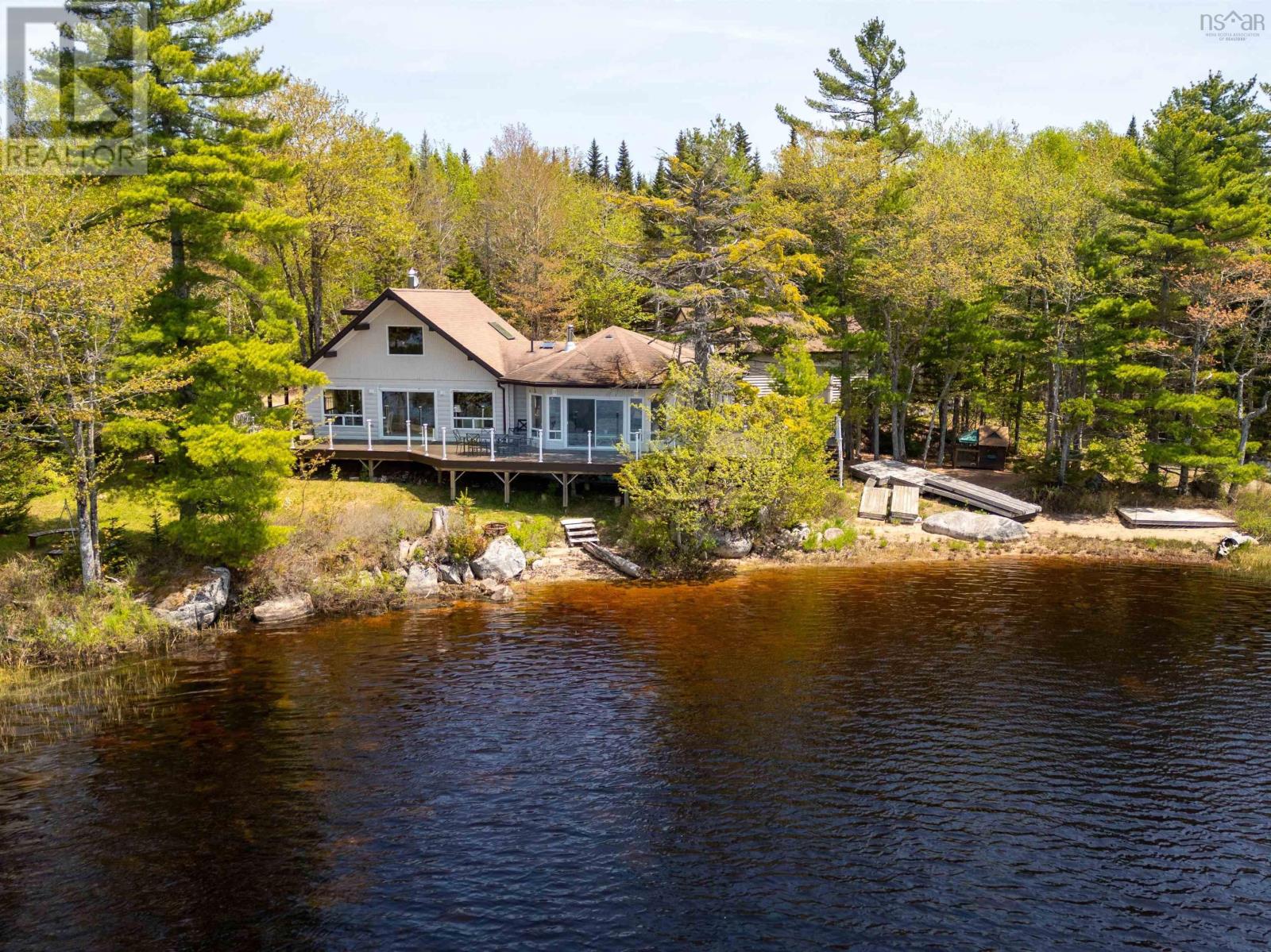 599 Waterloo Avenue, Waterloo Lake, Nova Scotia  B0R 1H0 - Photo 1 - 202411944