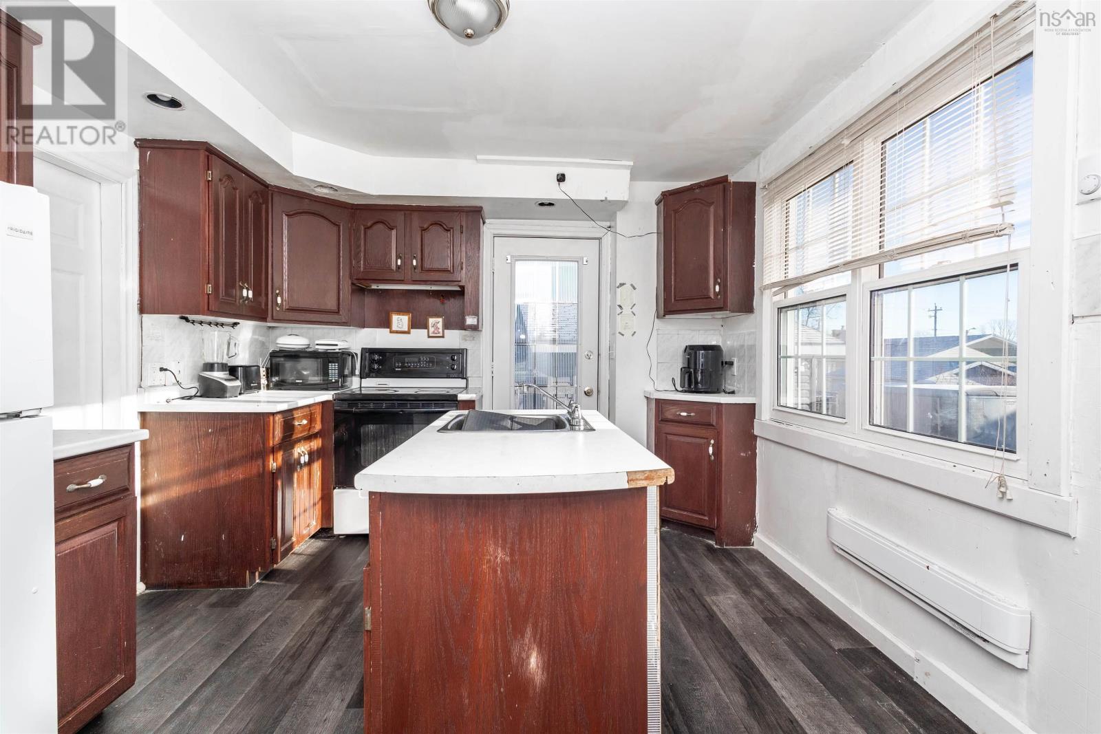 26 Mcdougall Street, Glace Bay, Nova Scotia  B1A 3E7 - Photo 9 - 202501621