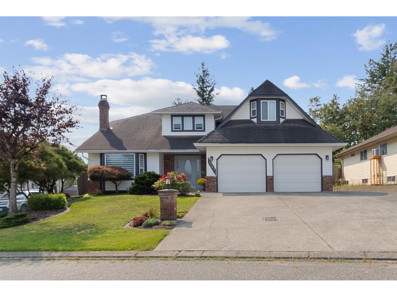 Property at 3043 CASSIAR AVENUE image 1