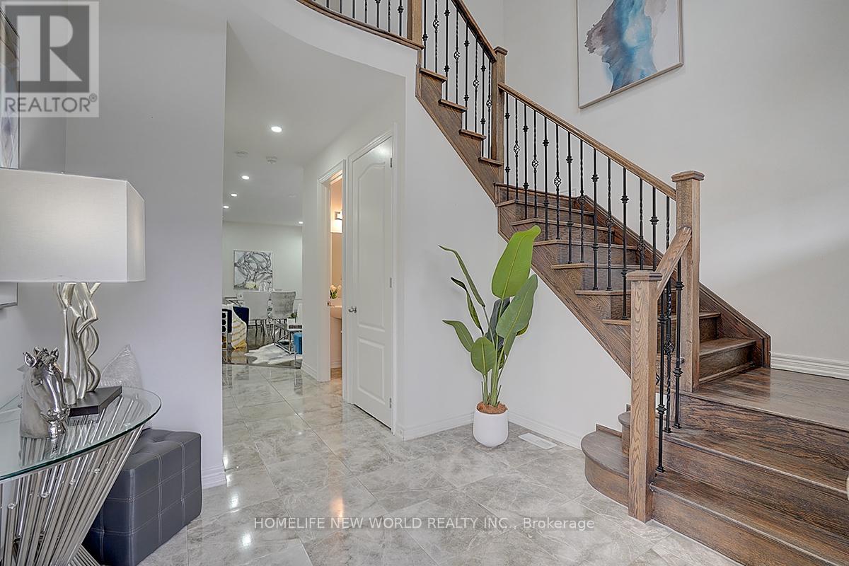 Property at 2497 BANDSMAN CRESCENT image 3