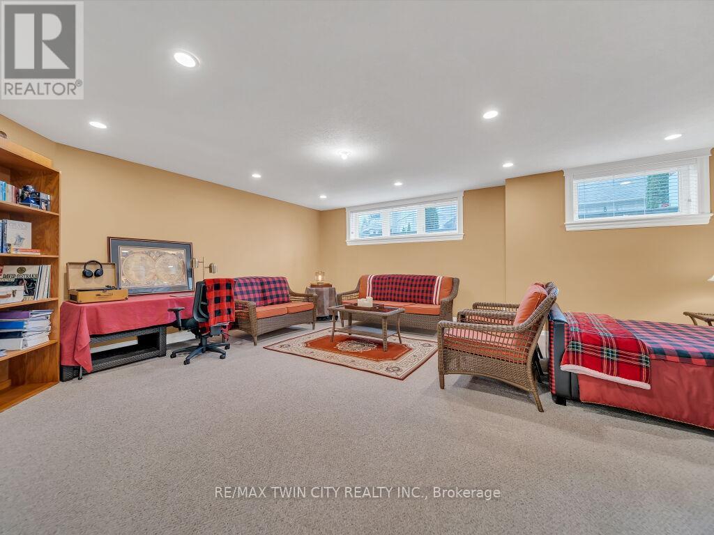26 Paddock Court, Kitchener, Ontario  N2C 2R4 - Photo 30 - X11924527