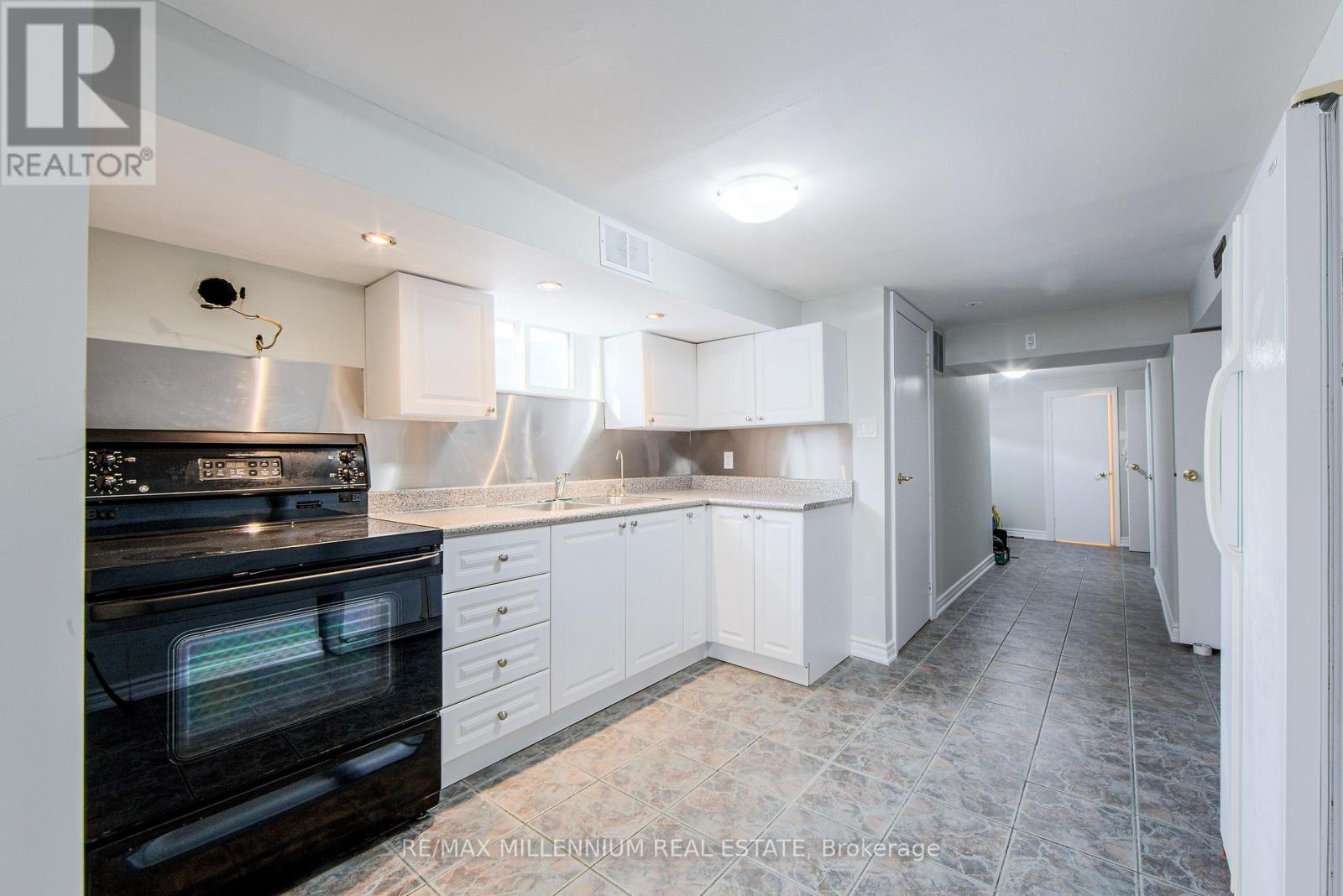 39 Mayall Avenue, Toronto, Ontario  M3L 1E7 - Photo 23 - W11931360