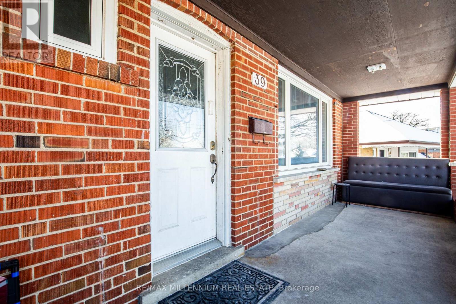 39 Mayall Avenue, Toronto, Ontario  M3L 1E7 - Photo 33 - W11931360