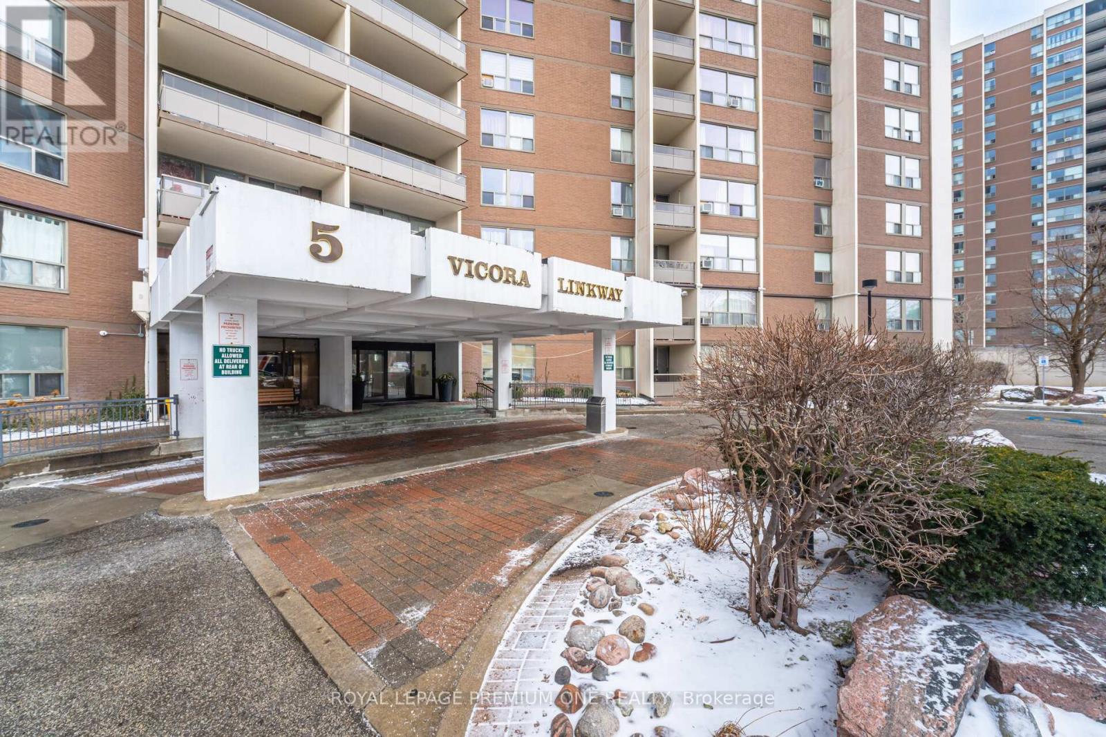 210 - 5 Vicora Linkway, Toronto, Ontario  M3C 1A4 - Photo 2 - C11941796