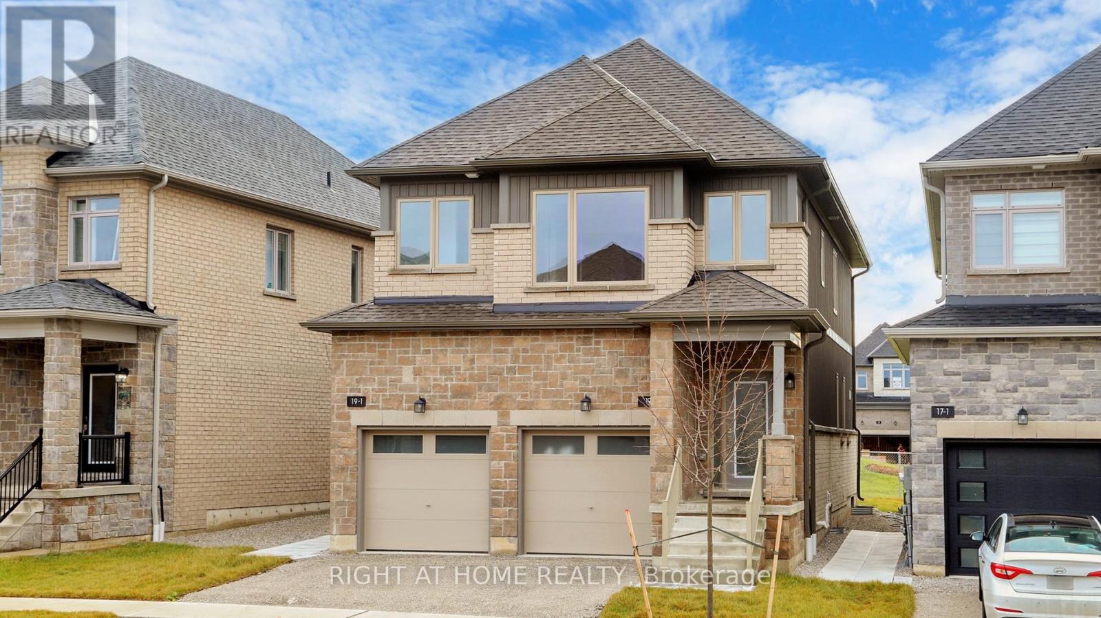 19 BARNYARD TRAIL, barrie, Ontario