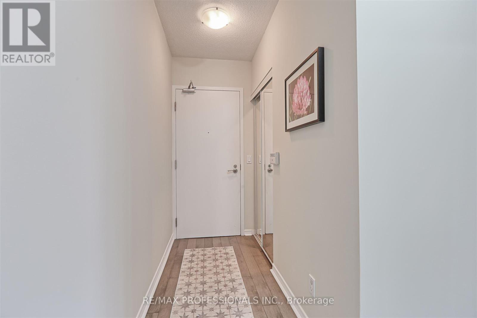 2240 Lake Shore Boulevard W, Toronto, Ontario  M8V 0B1 - Photo 2 - W11941732