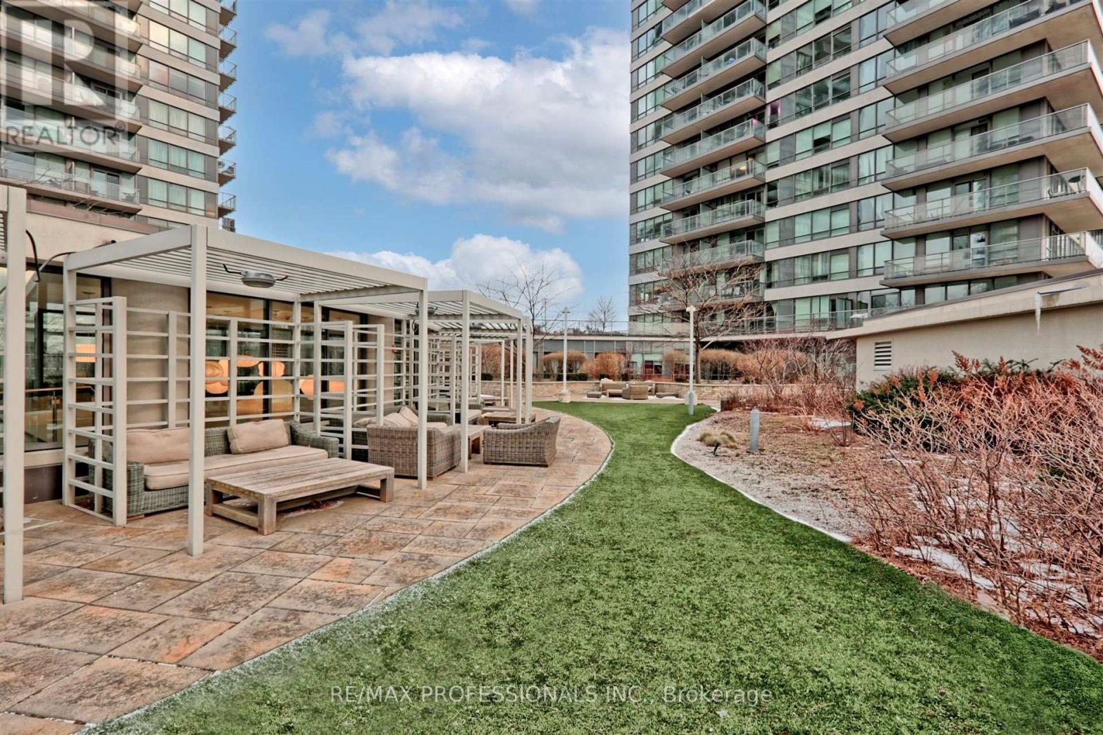 2240 Lake Shore Boulevard W, Toronto, Ontario  M8V 0B1 - Photo 40 - W11941732