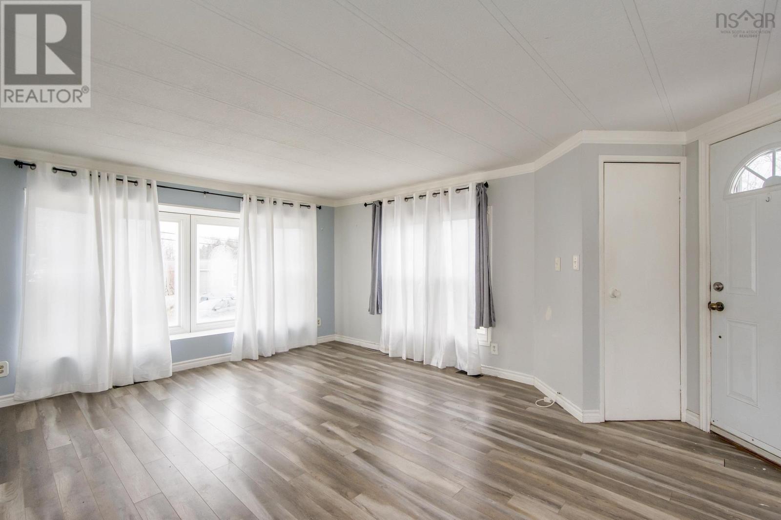 166 Hilltop Drive, Lower Sackville, Nova Scotia  B4C 2P5 - Photo 2 - 202501658