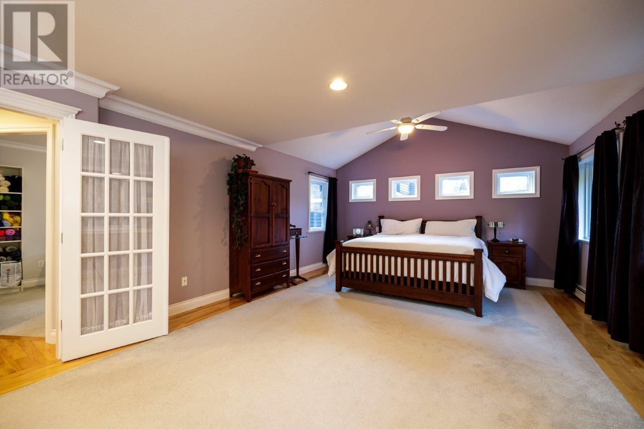 1918 Peters Road, North Vancouver, British Columbia V7J 1Y9 - Photo 11 - R2960195