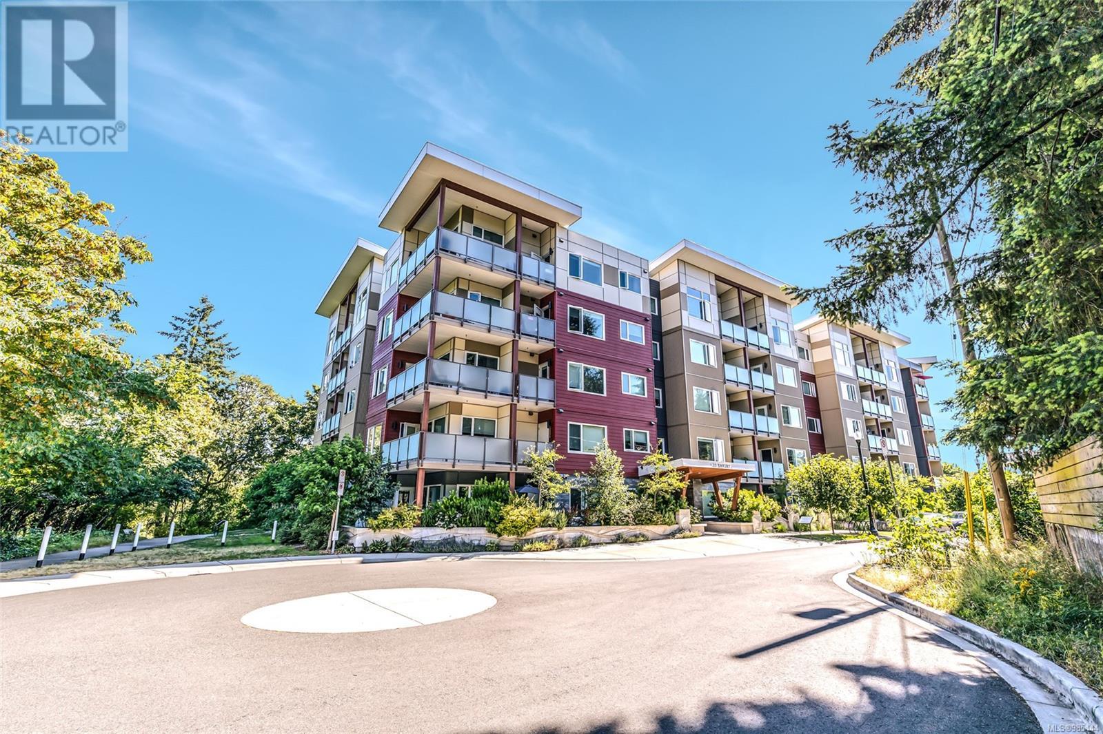 212 20 Barsby Ave, nanaimo, British Columbia V9R0K4