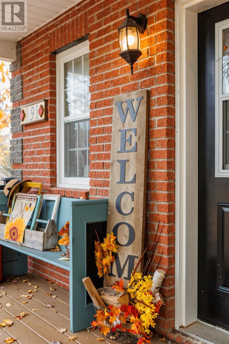 191 Teviot Place, Valley, Nova Scotia  B6L 4L1 - Photo 2 - 202501663