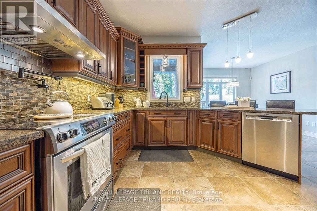 Photo 8 of 37 for 1519 Privet Place