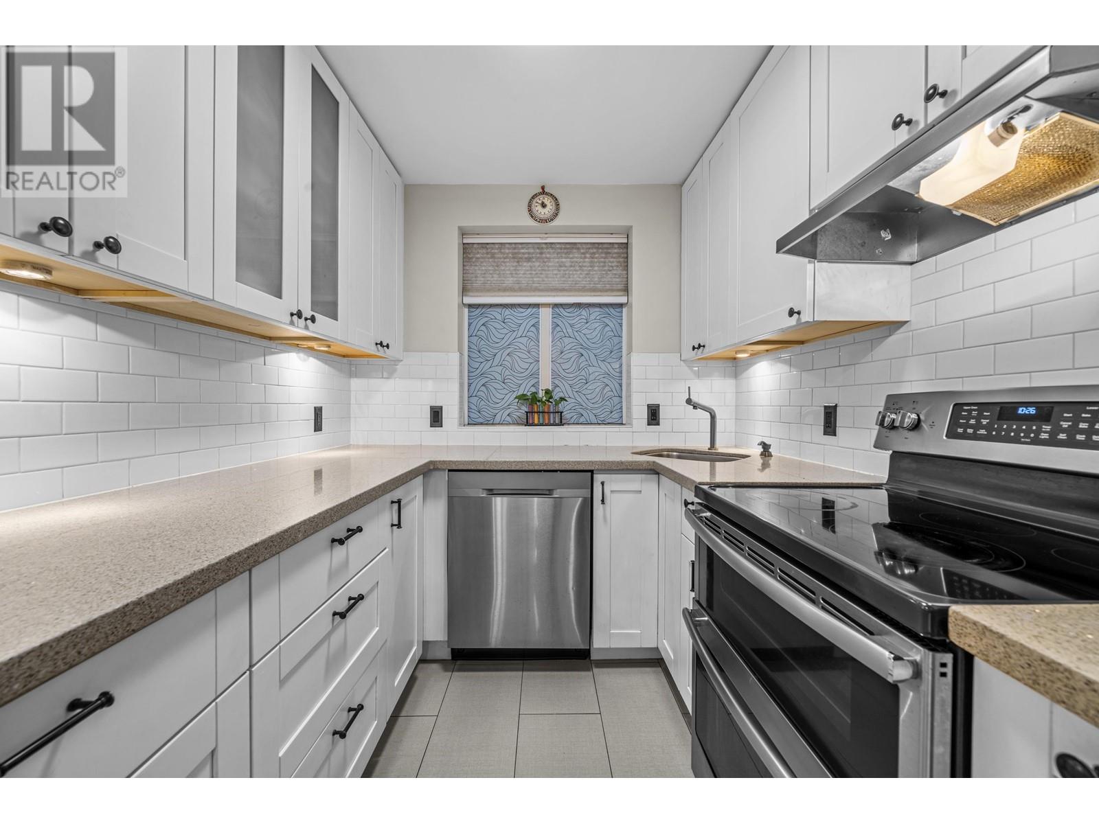 Listing Picture 10 of 33 : 104 1922 W 7TH AVENUE, Vancouver / 溫哥華 - 魯藝地產 Yvonne Lu Group - MLS Medallion Club Member