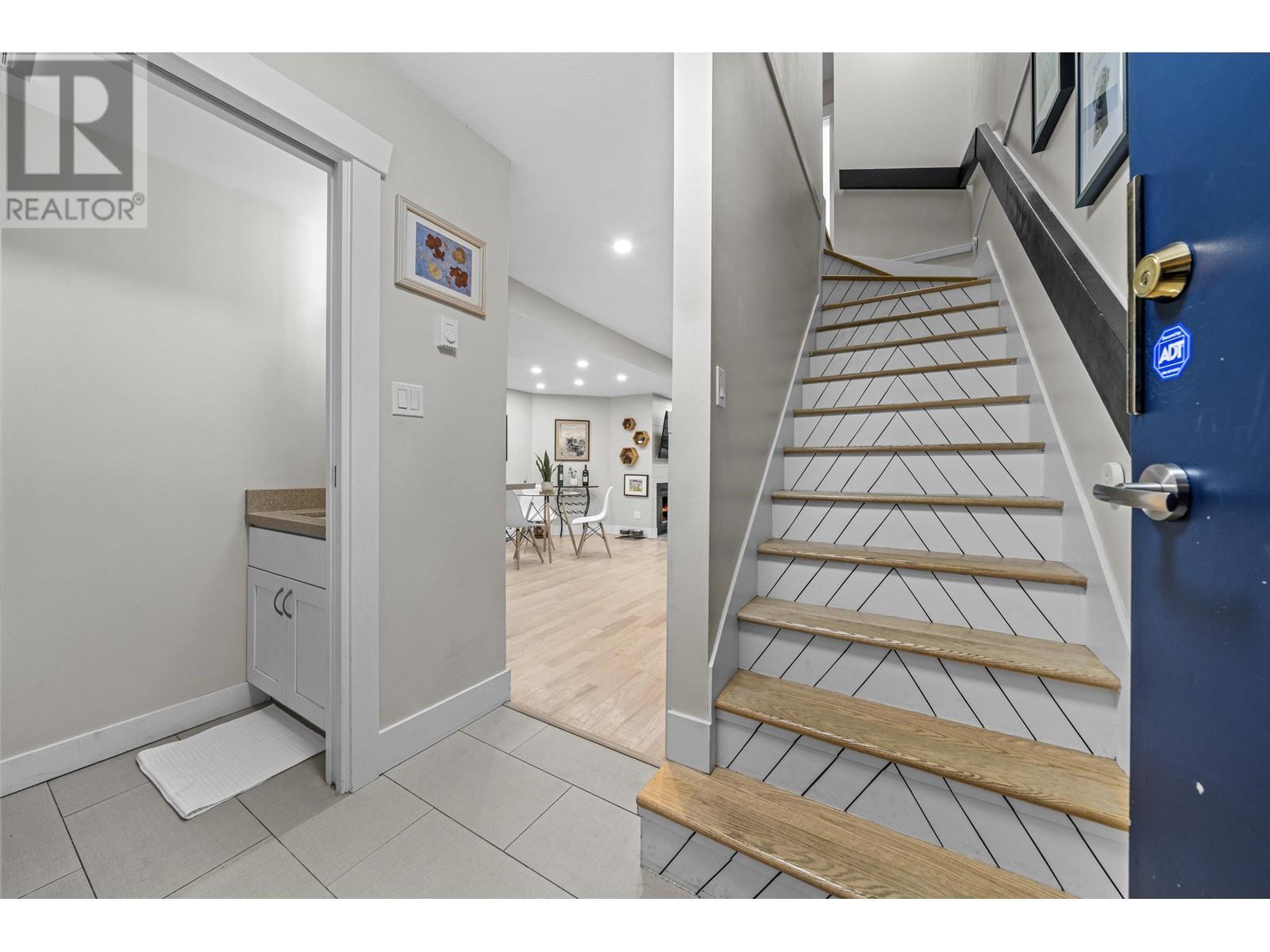 Listing Picture 13 of 33 : 104 1922 W 7TH AVENUE, Vancouver / 溫哥華 - 魯藝地產 Yvonne Lu Group - MLS Medallion Club Member