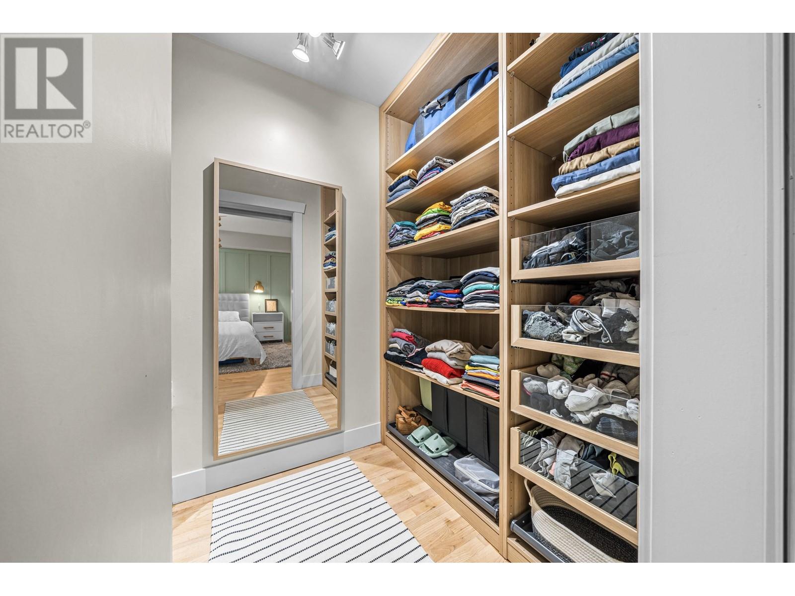 Listing Picture 17 of 33 : 104 1922 W 7TH AVENUE, Vancouver / 溫哥華 - 魯藝地產 Yvonne Lu Group - MLS Medallion Club Member