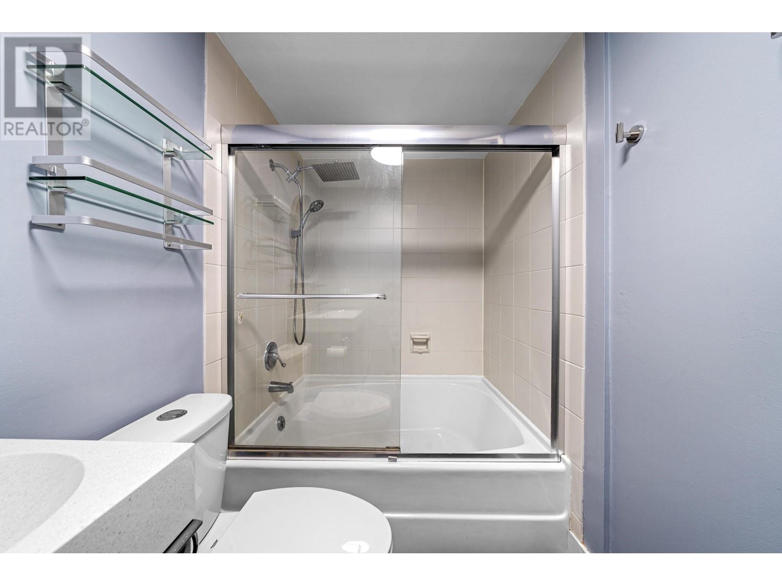 Listing Picture 18 of 33 : 104 1922 W 7TH AVENUE, Vancouver / 溫哥華 - 魯藝地產 Yvonne Lu Group - MLS Medallion Club Member