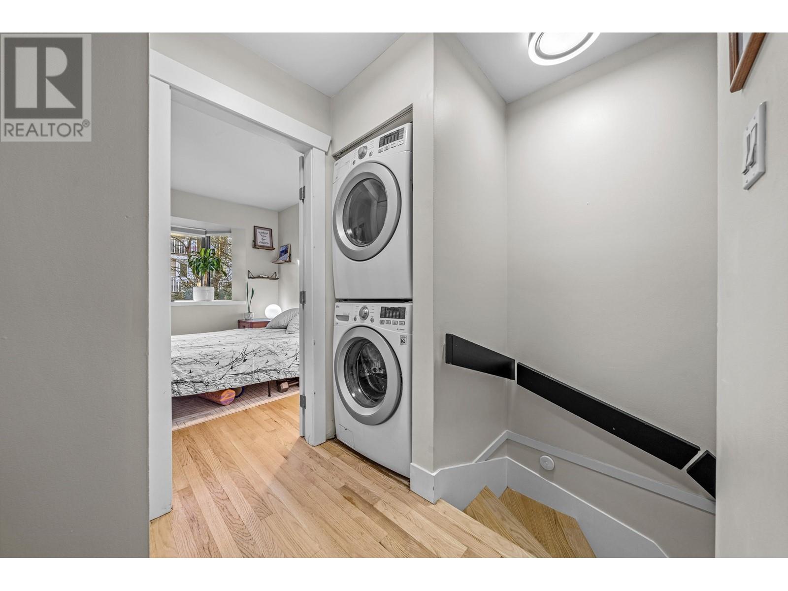 Listing Picture 19 of 33 : 104 1922 W 7TH AVENUE, Vancouver / 溫哥華 - 魯藝地產 Yvonne Lu Group - MLS Medallion Club Member