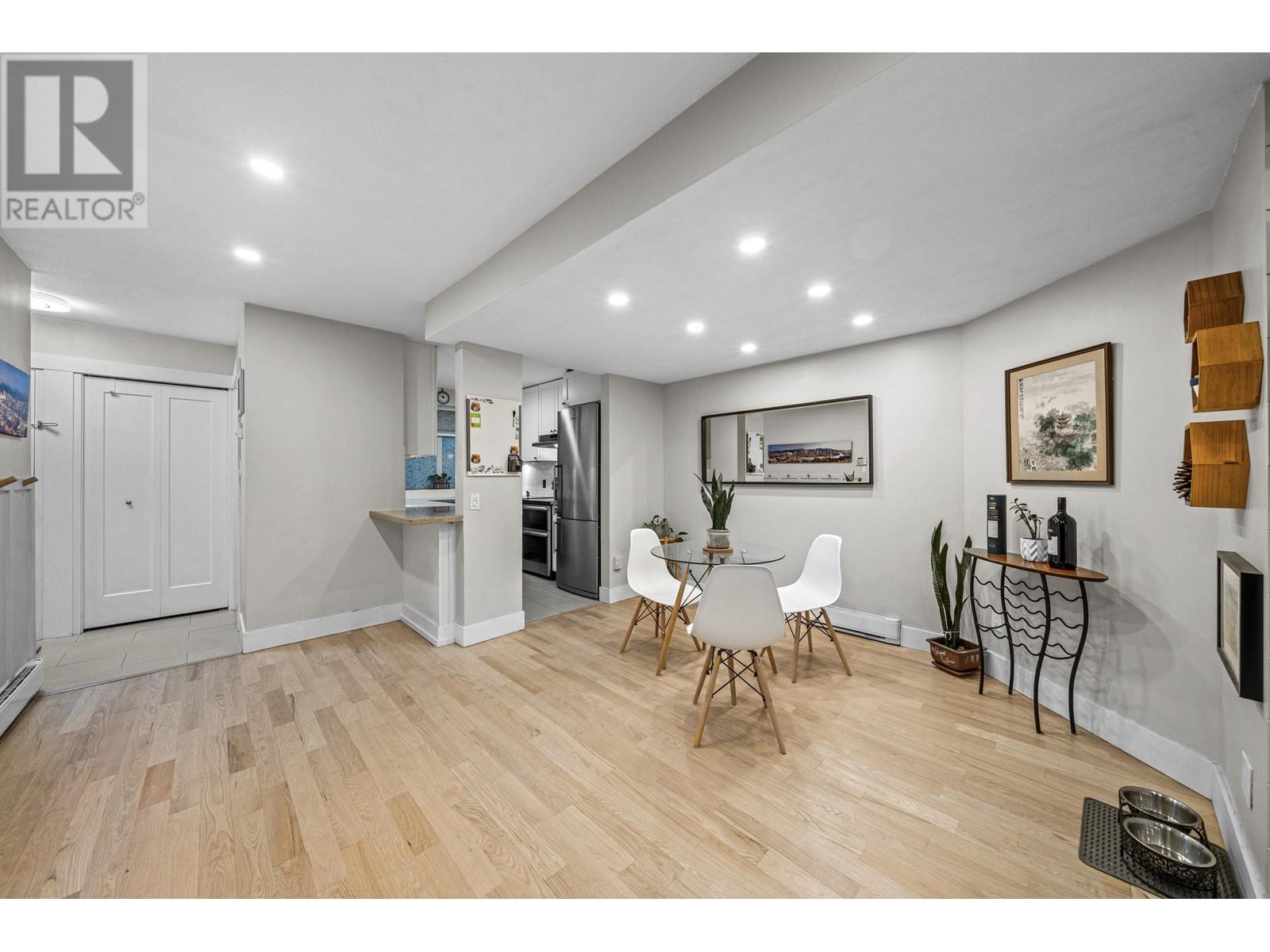 Listing Picture 3 of 33 : 104 1922 W 7TH AVENUE, Vancouver / 溫哥華 - 魯藝地產 Yvonne Lu Group - MLS Medallion Club Member