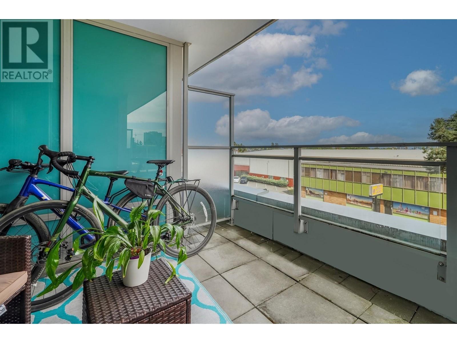 Listing Picture 19 of 32 : 304 5619 CEDARBRIDGE WAY, Richmond / 烈治文 - 魯藝地產 Yvonne Lu Group - MLS Medallion Club Member