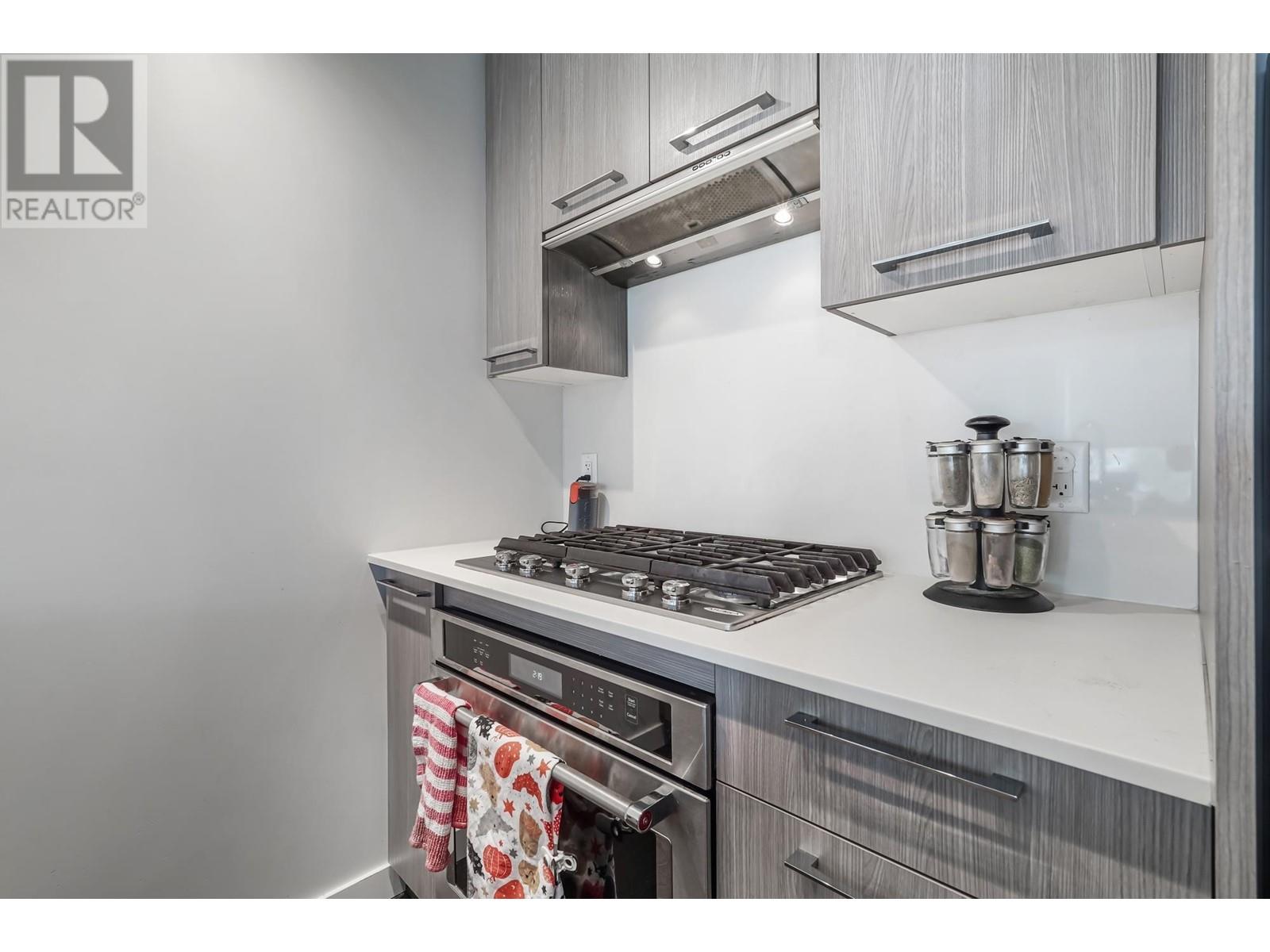 Listing Picture 10 of 32 : 304 5619 CEDARBRIDGE WAY, Richmond / 烈治文 - 魯藝地產 Yvonne Lu Group - MLS Medallion Club Member