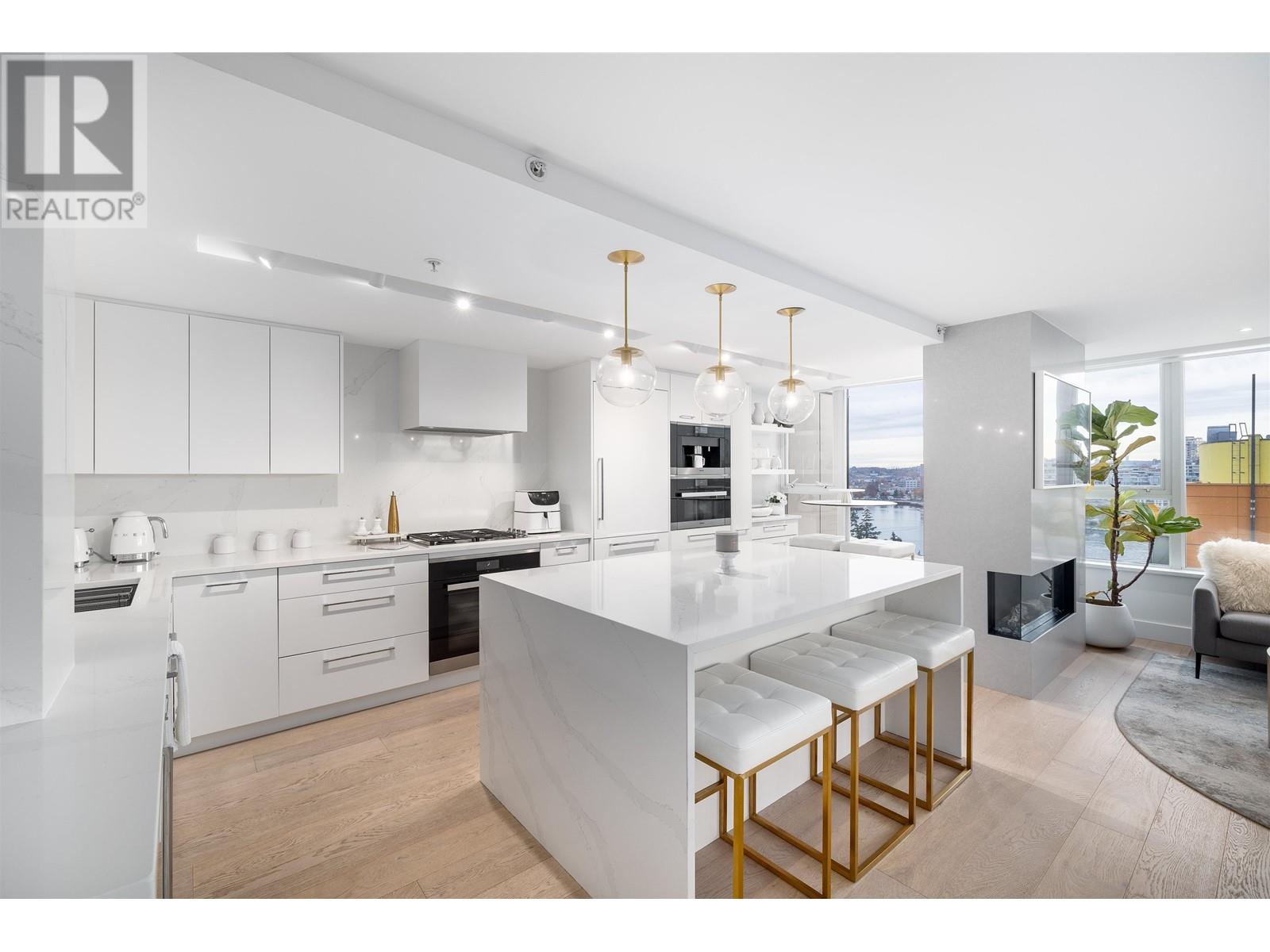 Listing Picture 8 of 28 : 1603 33 SMITHE STREET, Vancouver / 溫哥華 - 魯藝地產 Yvonne Lu Group - MLS Medallion Club Member