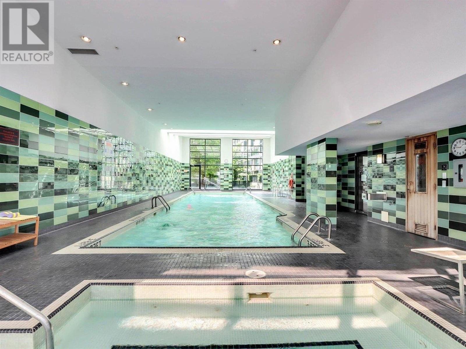 Listing Picture 20 of 28 : 1603 33 SMITHE STREET, Vancouver / 溫哥華 - 魯藝地產 Yvonne Lu Group - MLS Medallion Club Member