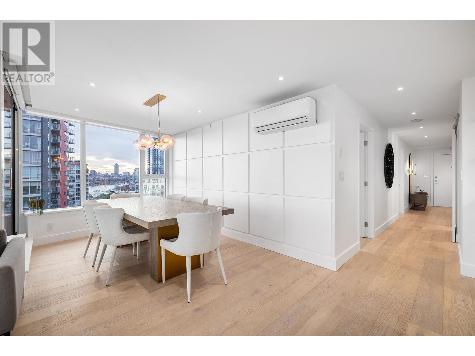 Listing Picture 6 of 28 : 1603 33 SMITHE STREET, Vancouver / 溫哥華 - 魯藝地產 Yvonne Lu Group - MLS Medallion Club Member