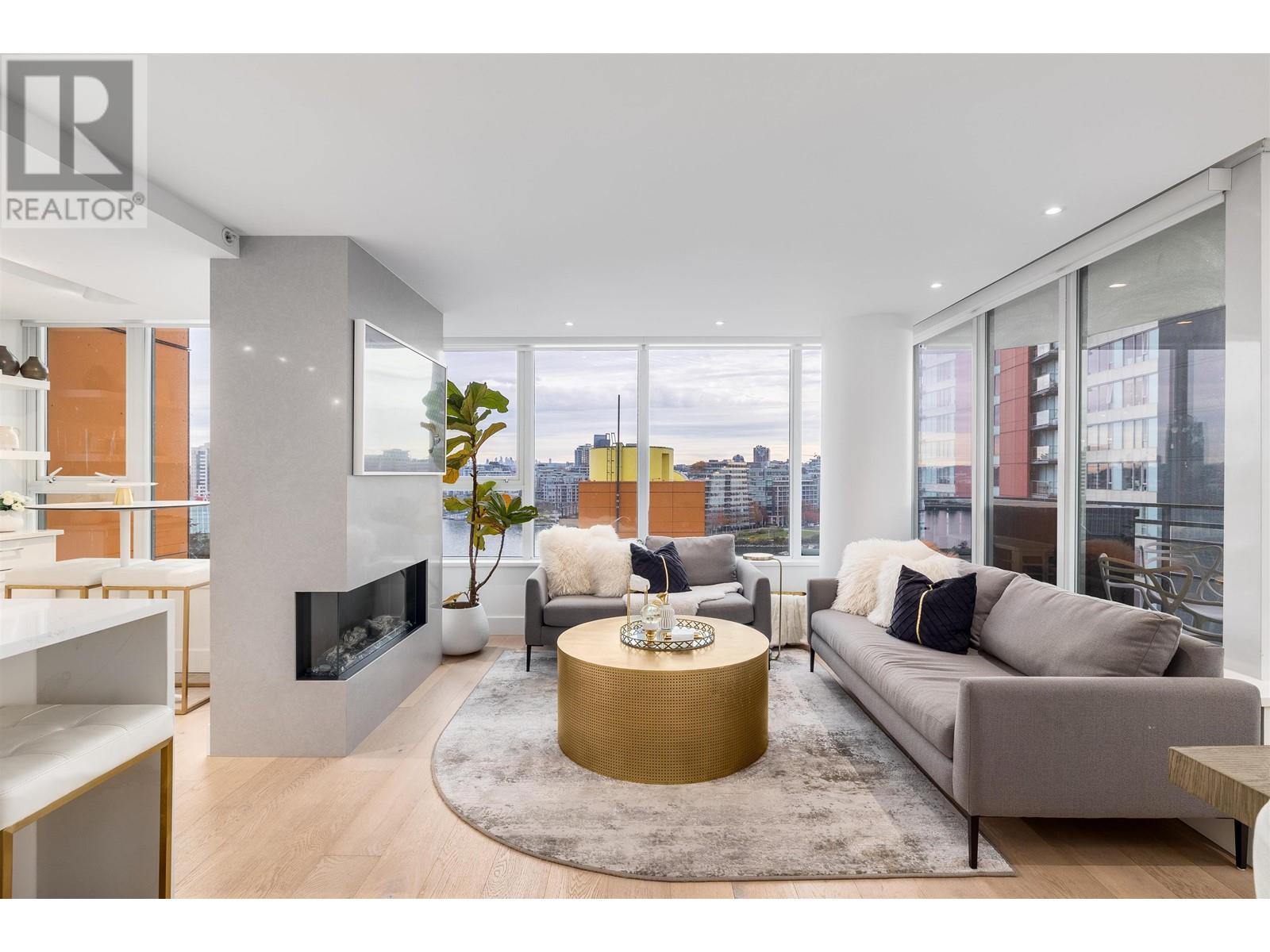 Listing Picture 2 of 28 : 1603 33 SMITHE STREET, Vancouver / 溫哥華 - 魯藝地產 Yvonne Lu Group - MLS Medallion Club Member