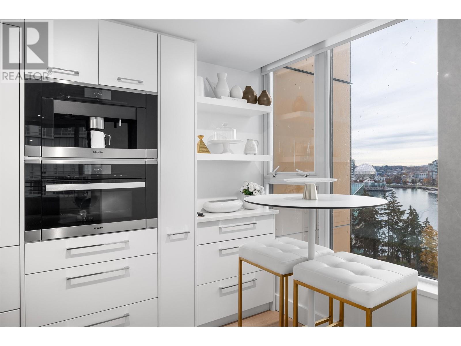 Listing Picture 11 of 28 : 1603 33 SMITHE STREET, Vancouver / 溫哥華 - 魯藝地產 Yvonne Lu Group - MLS Medallion Club Member