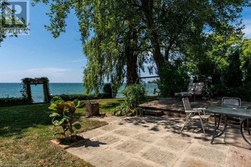 Property at 2592 LAKESHORE Road image 4
