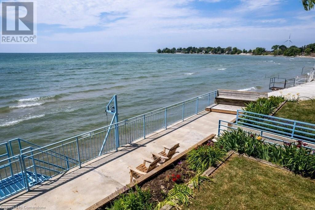 Property at 2592 LAKESHORE Road image 3