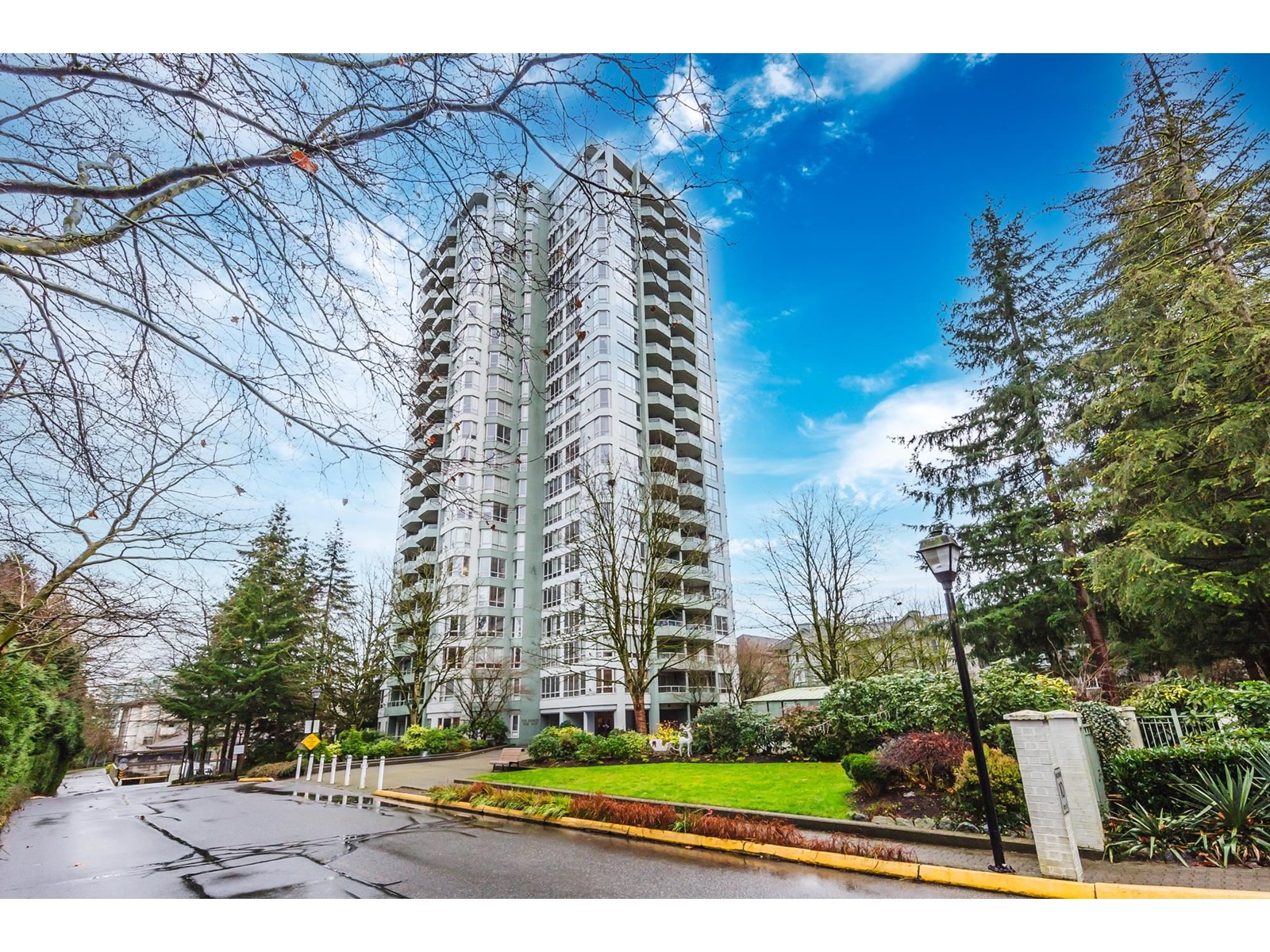 203 10082 148 Street, Surrey, British Columbia  V3R 0S3 - Photo 2 - R2960282