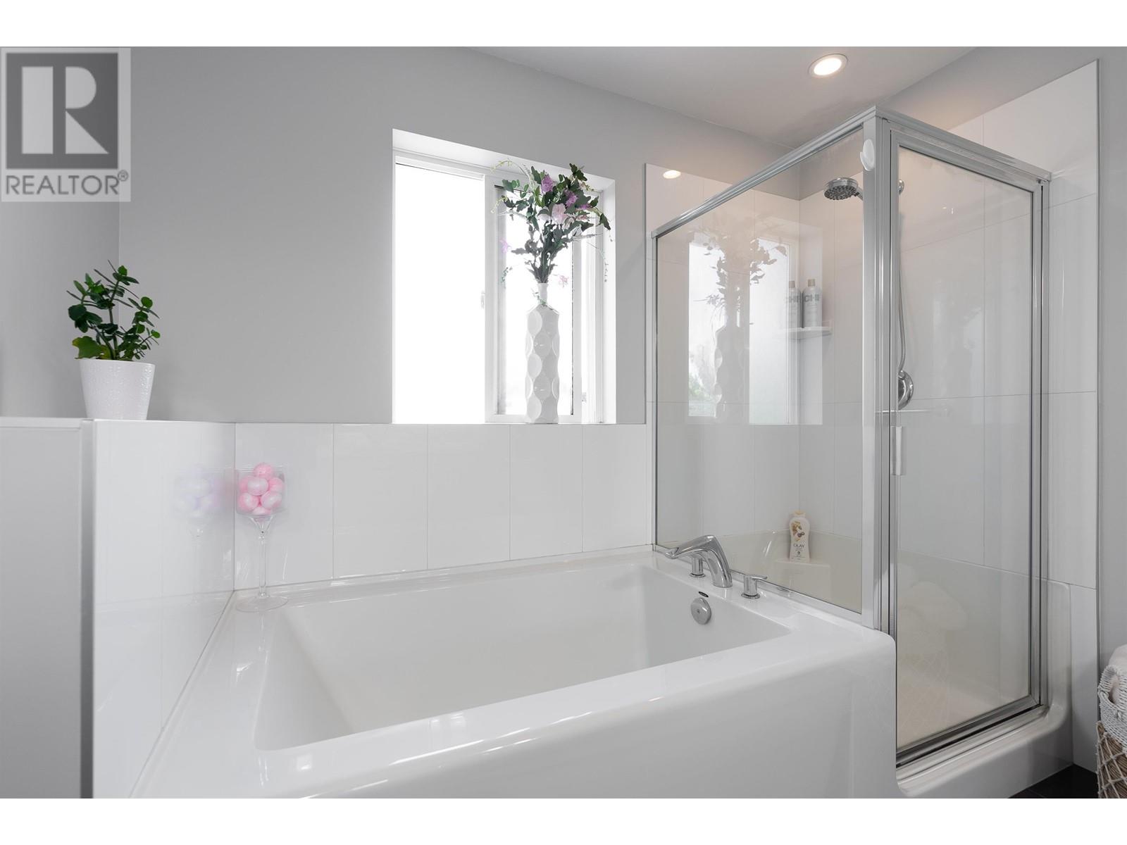 23936 Kanaka Way, Maple Ridge, British Columbia  V2W 0H7 - Photo 34 - R2960185