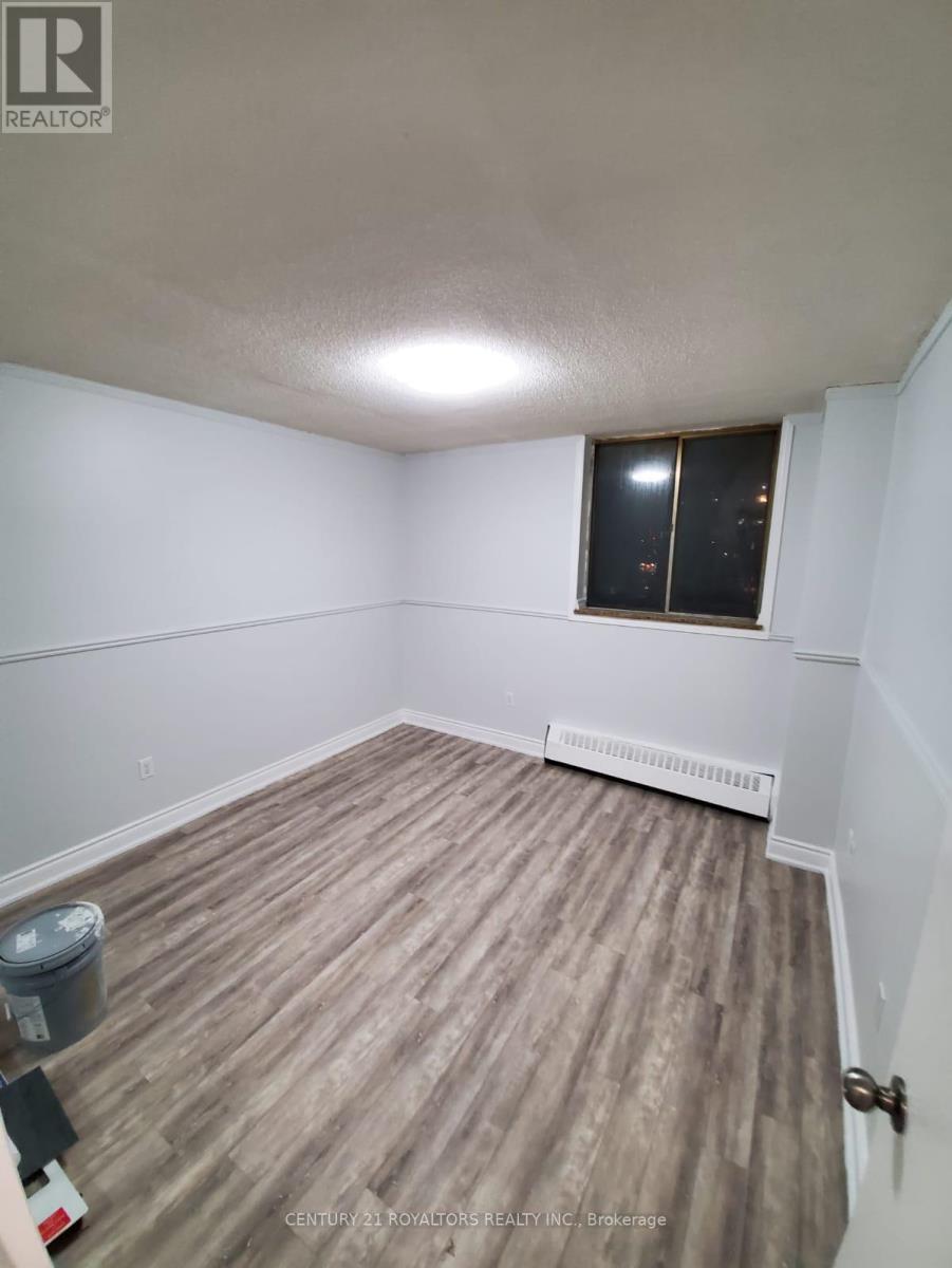 Property at 1013 - 320 DIXON ROAD image 5