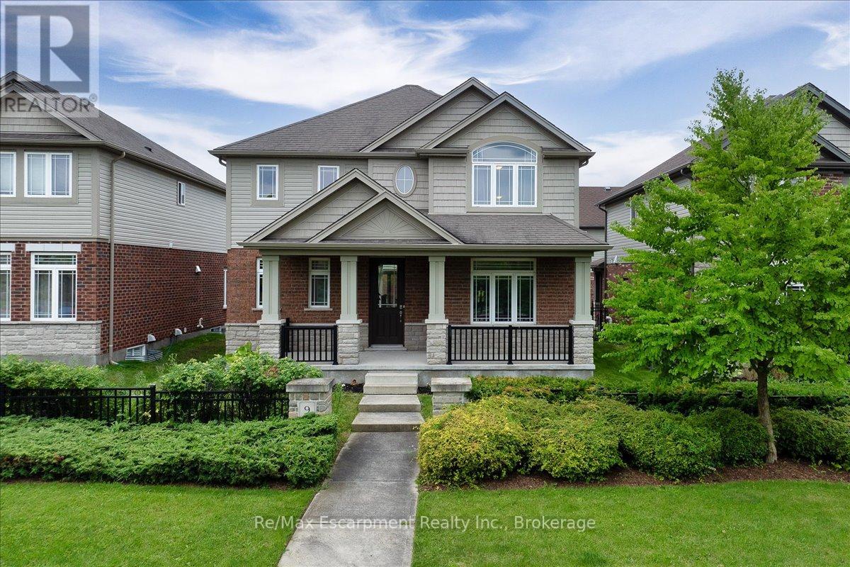 9 TOLTON DRIVE, Guelph, Ontario