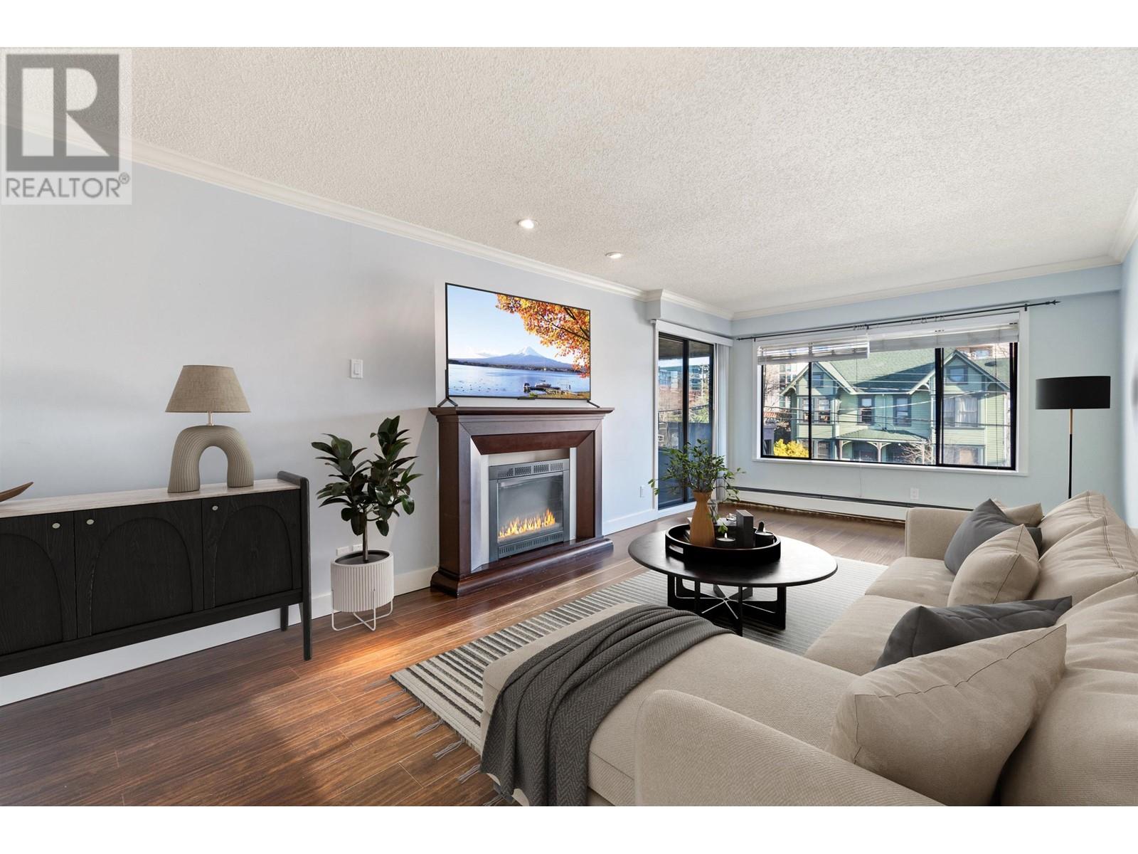 302 436 Seventh Street, New Westminster, British Columbia  V3M 3L3 - Photo 3 - R2959621