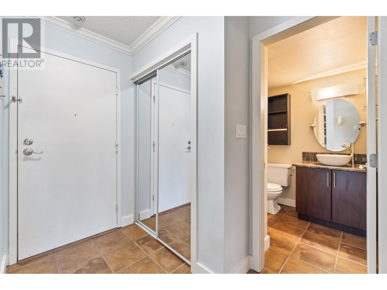 302 436 Seventh Street, New Westminster, British Columbia  V3M 3L3 - Photo 4 - R2959621