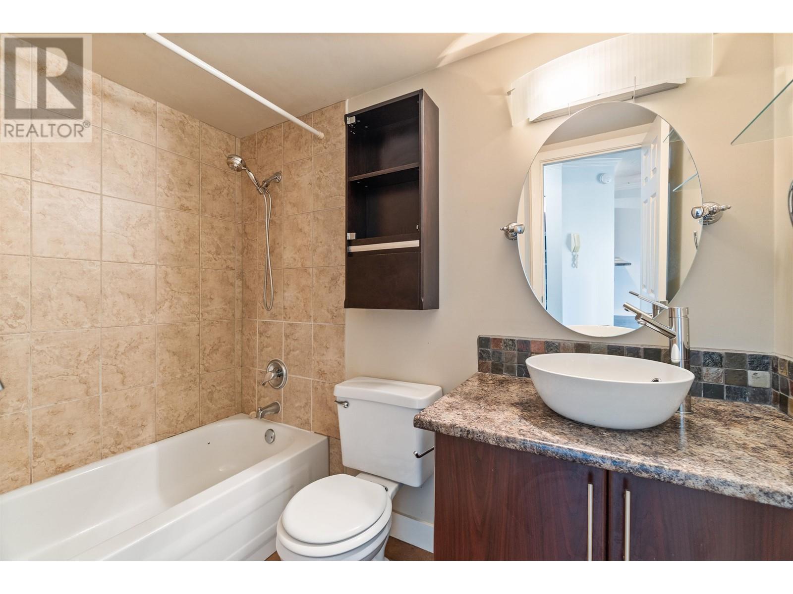 302 436 Seventh Street, New Westminster, British Columbia  V3M 3L3 - Photo 9 - R2959621