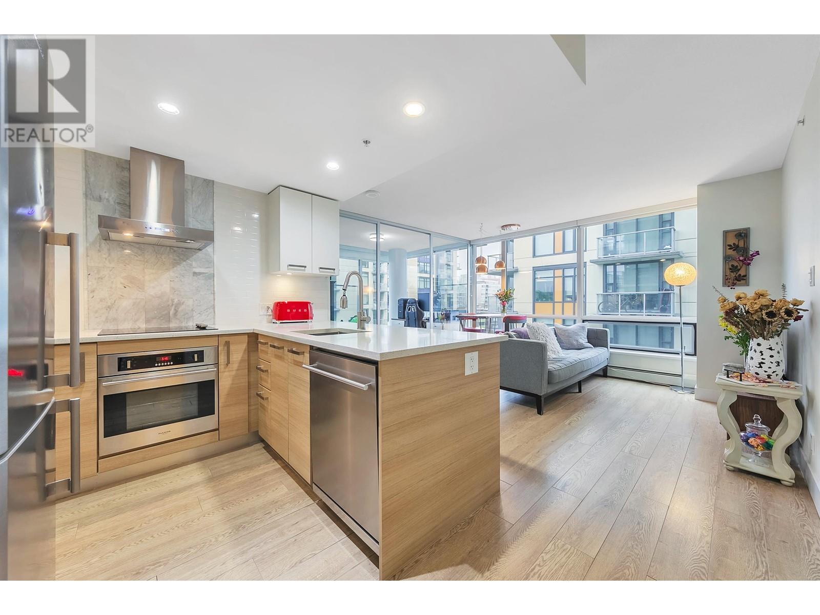 807 1783 MANITOBA STREET, Vancouver, British Columbia