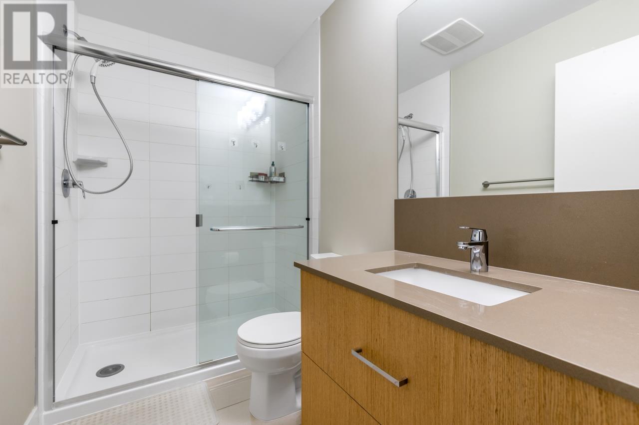 Listing Picture 12 of 17 : 203 4135 SARDIS STREET, Burnaby / 本拿比 - 魯藝地產 Yvonne Lu Group - MLS Medallion Club Member