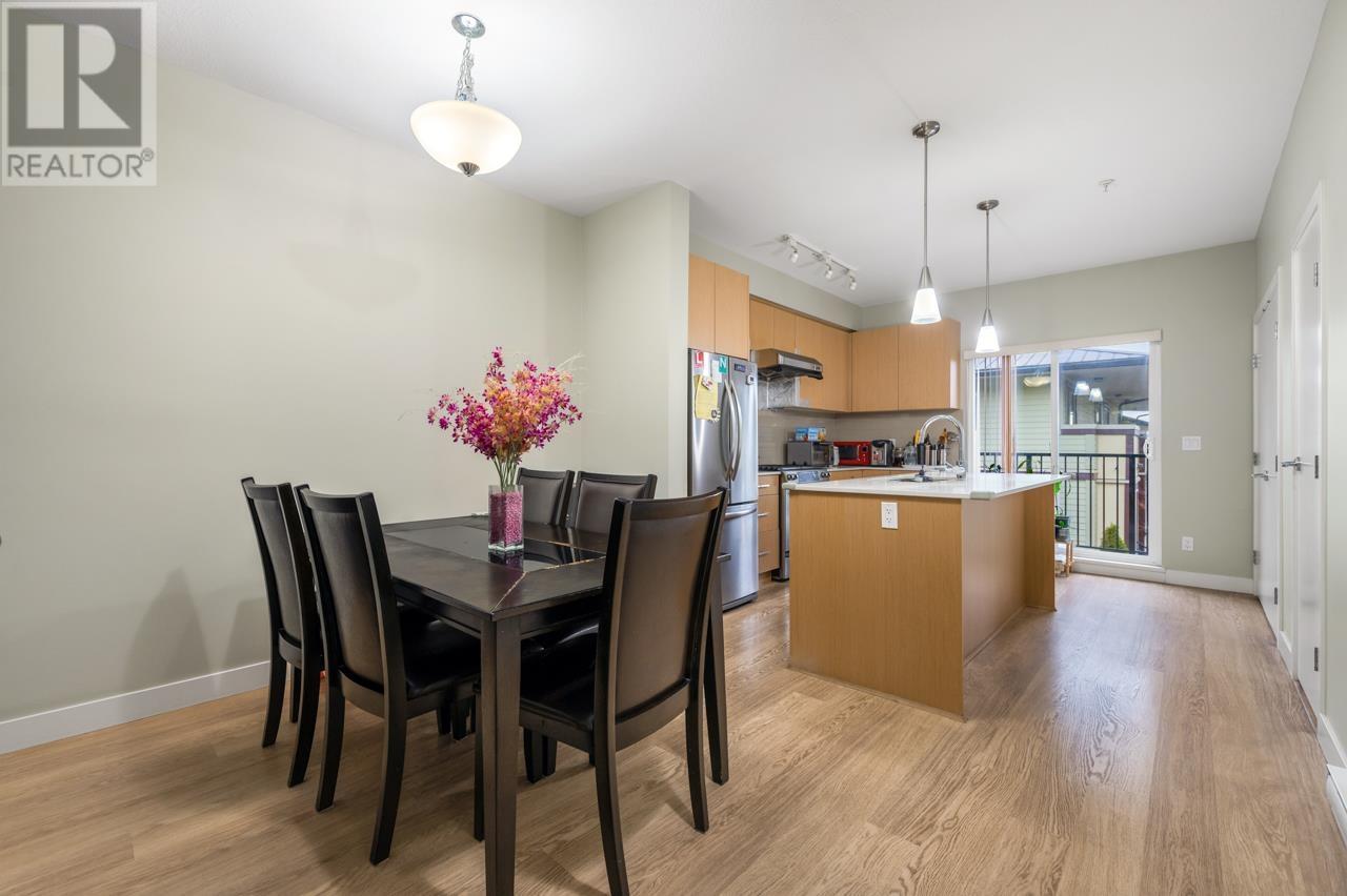 Listing Picture 5 of 17 : 203 4135 SARDIS STREET, Burnaby / 本拿比 - 魯藝地產 Yvonne Lu Group - MLS Medallion Club Member