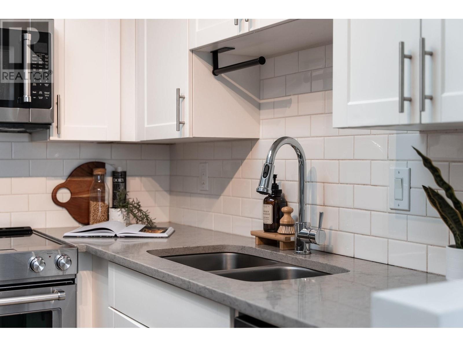 PH1 1915 E GEORGIA STREET